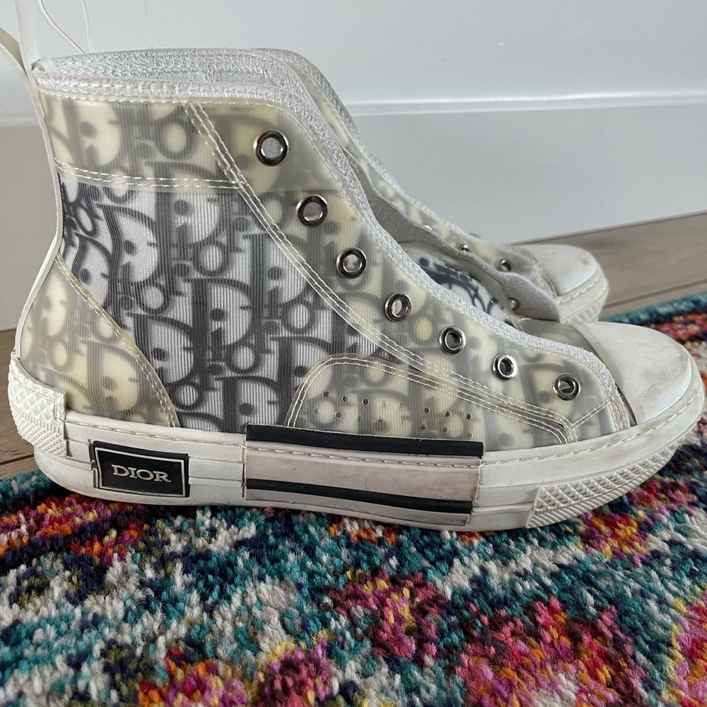 Hightop sneakers